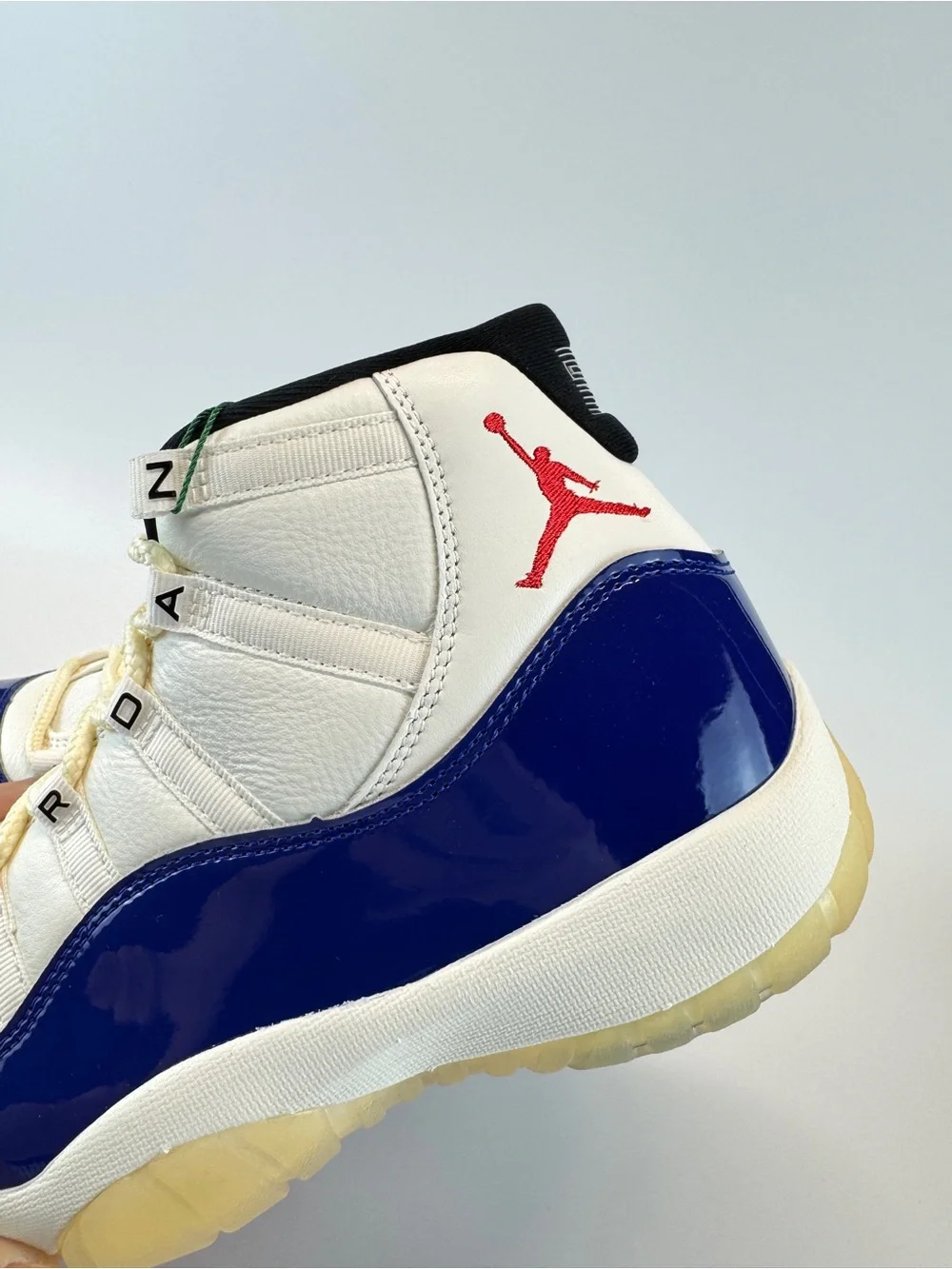 Nike Air Jordan 11 Retro Low White Royal Blue Men’s US 9.5 Brand New